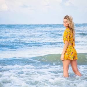 Meet your Posher, Anna gray